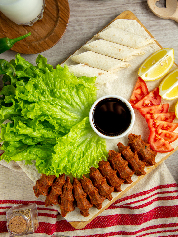 BİZ KİMİZ?